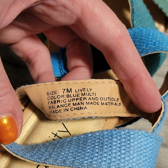 Relativity Lively Wedge Sandals - Picture 6 of 8